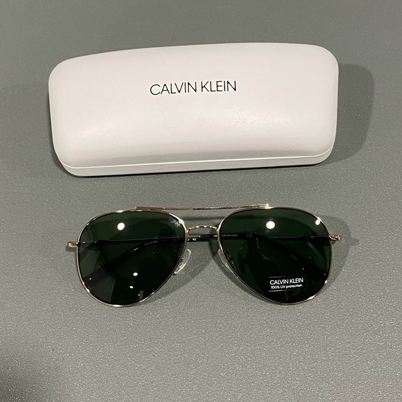 Calvin Klein Aviator Sunglasses Style: CK18105S - Gold Frame Green Lenses - Picture 2 of 7